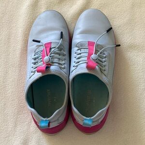 Clove shoes. Women size 10. Grey and pink.